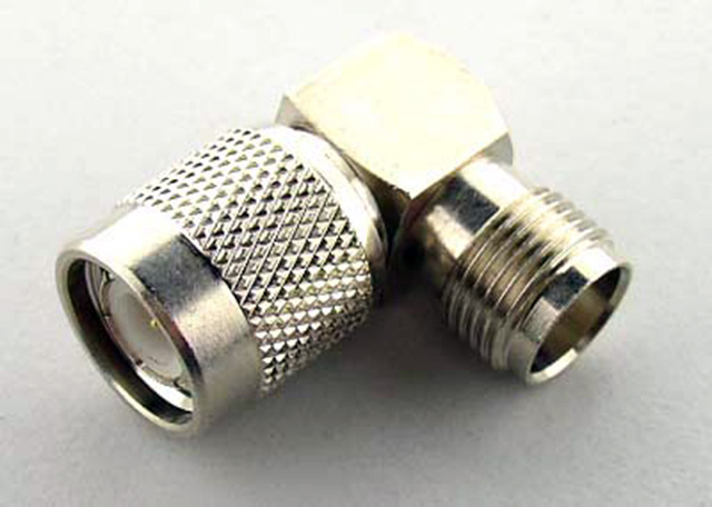 TNC Male Right Angle to TNC Female. (J01014A0001)