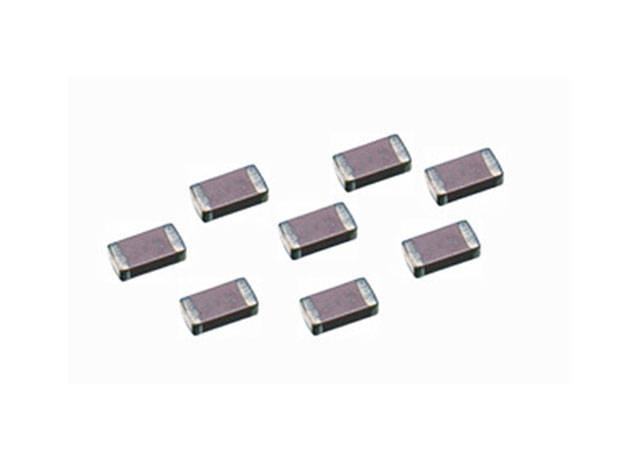 10 pcs Capacitor 1206 - 1,5nF 50V +/-10%