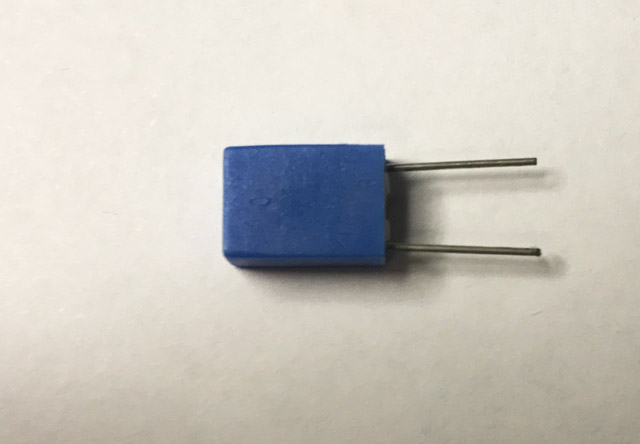 Choke coil radial 10mH square black small