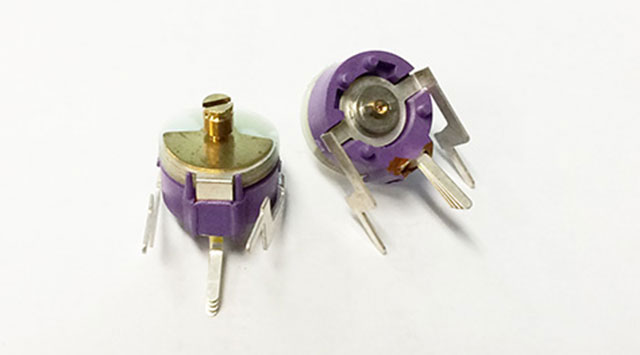 Foil trimmer 7 - 105pF 3pin Grid 10mm violet Right angled