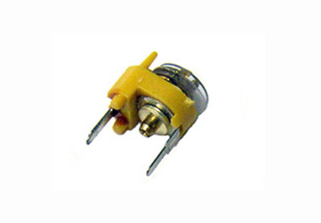 Foil Trimmer 2 - 15pF 2pins Grid 5.5 mm yellow