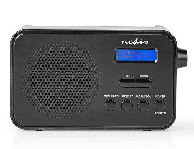 Portable DAB+ / FM radio with digital readout