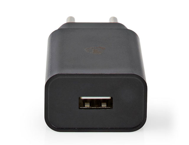 Universal single USB charger, ideal for charging oaMP3, etc