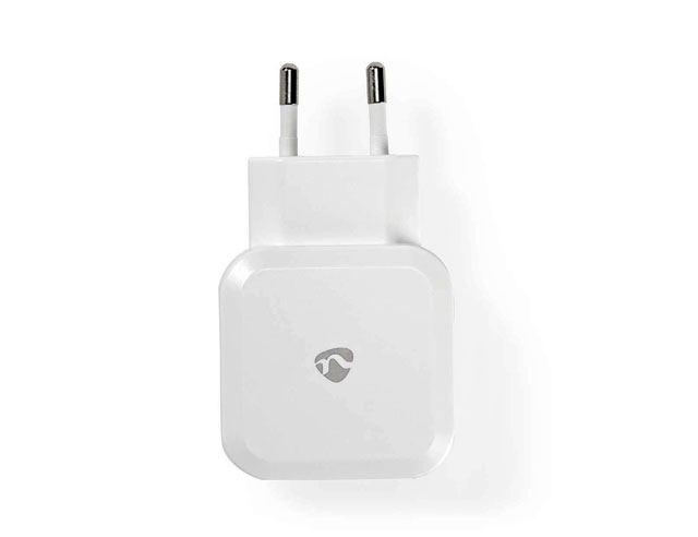 Charge two smartphones or tablets under 2-Outputs 2.4A