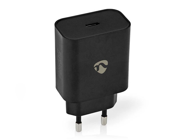 Universal fast charger USB-C Automatic Volt Selection 1.5-3Amp